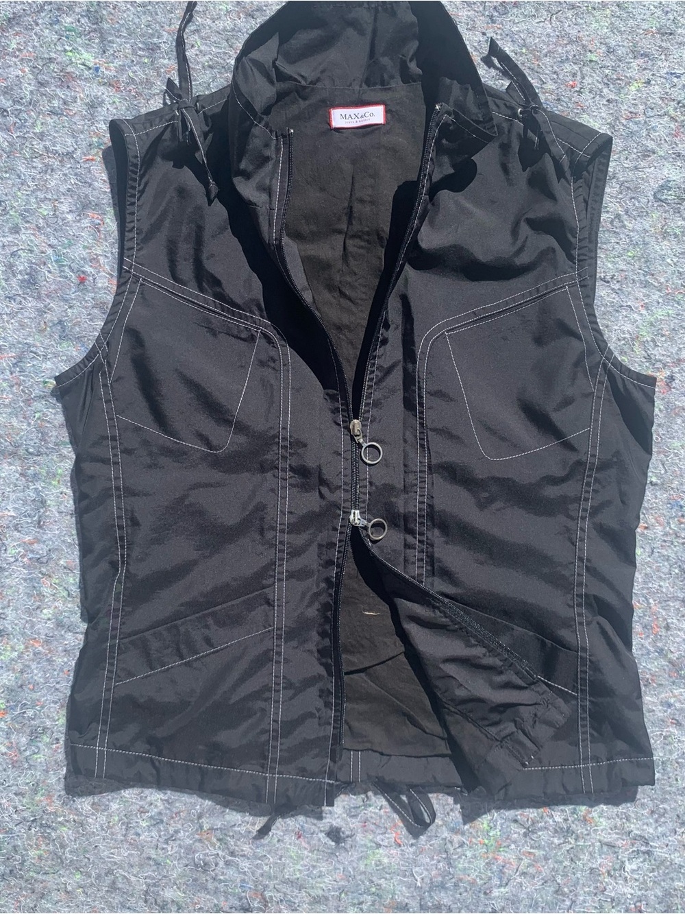Vintage Max & Co black w/ white contrast stitching poly double zipper crop top